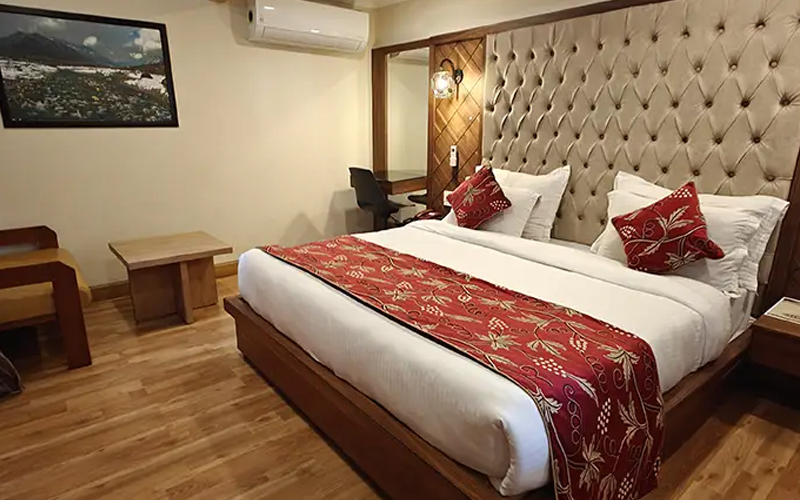Hotel Brown Palace Srinagar – Deluxe Room