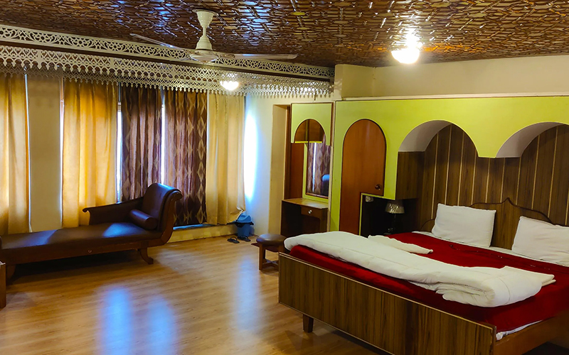 Hotel Brown Palace Srinagar – Room Interior