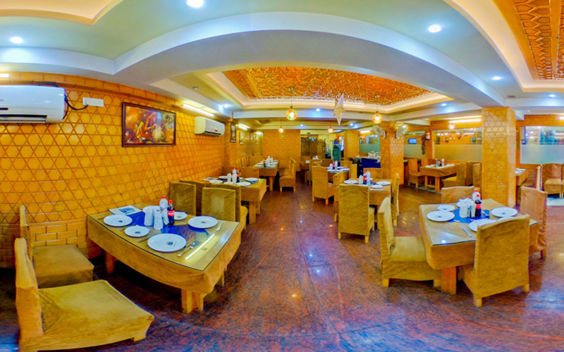 Hotel Regal Palace Srinagar – Dining Area