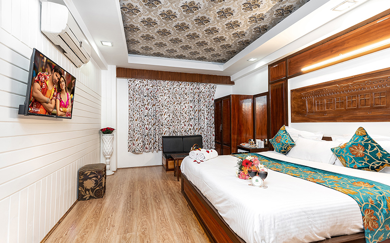 Hotel Regal Palace Srinagar – Room Interior