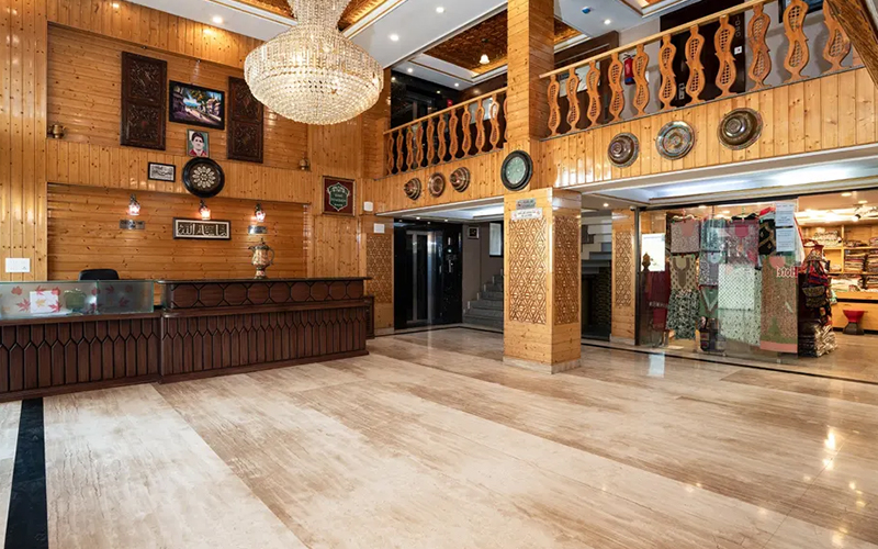Hotel Royal Batoo Srinagar – Reception Area
