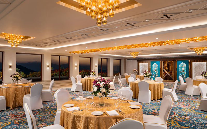 Lobby & Lounge at Taj Dal View, Srinagar